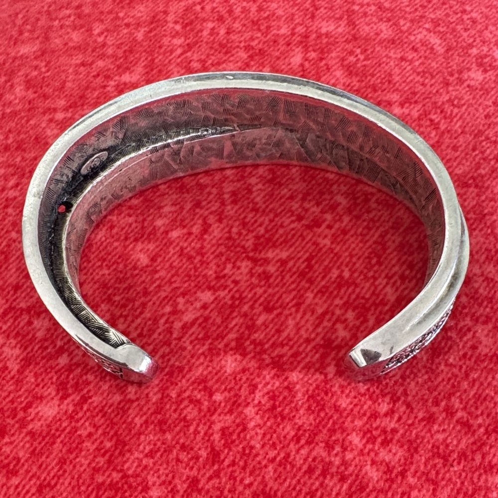 Elegant Premier Designs Silver tone and Black Cuff Bracelet - Picture 3 of 3